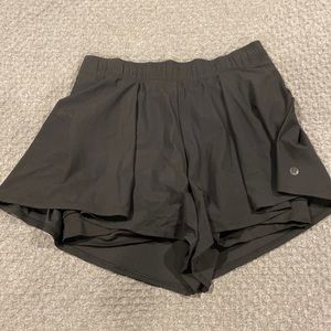 Lululemon shorts - black